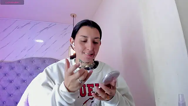 Iris  77 online show from October 12, 2025, 7:04 pm