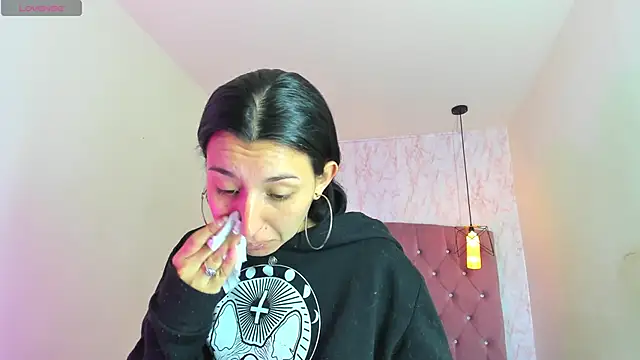 Iris  77 online show from November 6, 2025, 6:34 pm