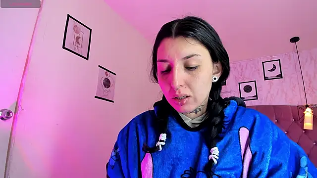 Iris  77 online show from January 13, 2026, 11:58 am