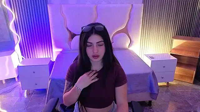 Ixchel tay online show from April 7, 2026, 3:41 am