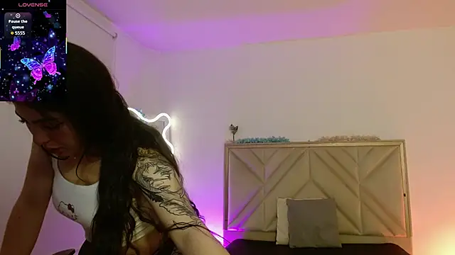 Snapshot of Ixchel_tay chatting on November 7, 2025, 3:44 am Ixchel tay online show from November 7, 2025, 3:44 am