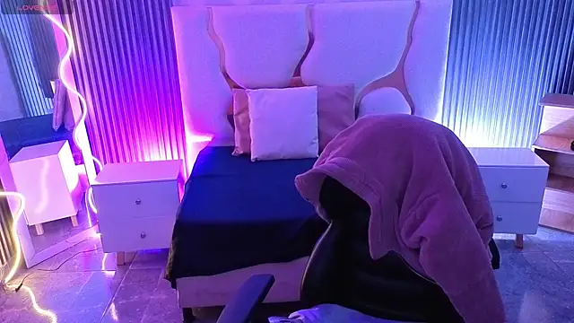 Ixchel tay online show from April 10, 2026, 3:13 am