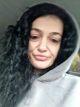 JadeLure online show from October 4, 2025, 7:43 am