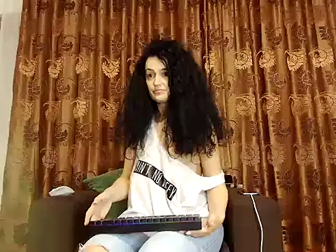 JadeLure online show from September 30, 2025, 10:16 pm