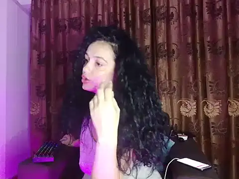 JadeLure online show from October 9, 2025, 5:57 pm