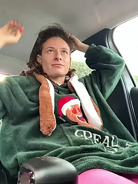 GoldenPussy1329 online show from November 17, 2025, 9:35 am