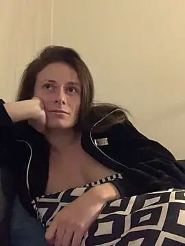 GoldenPussy1329 online show from November 18, 2025, 9:07 pm