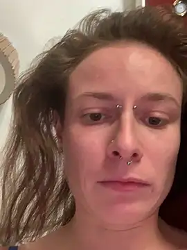 GoldenPussy1329 online show from March 4, 2026, 9:55 pm