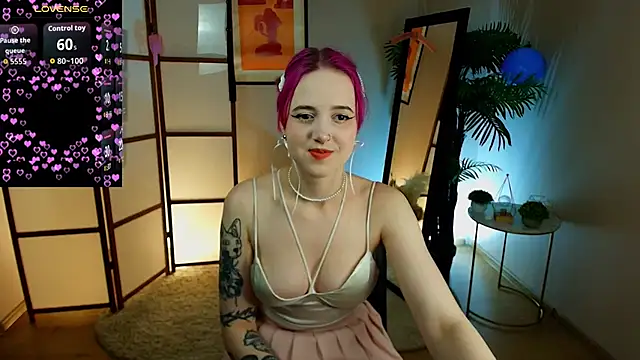 luna son online show from October 7, 2025, 10:00 pm