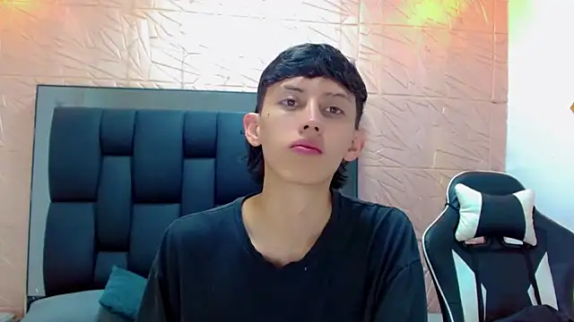 thaigo twink38 online show from December 2, 2025, 5:09 am