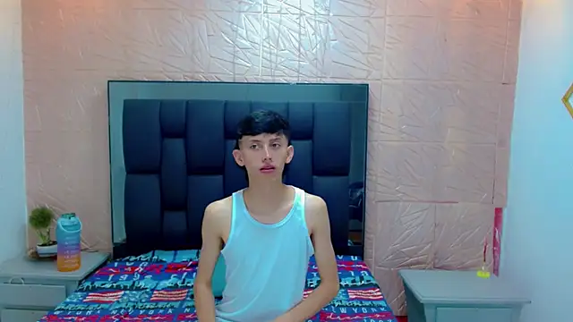 thaigo twink38 online show from October 25, 2025, 3:38 am