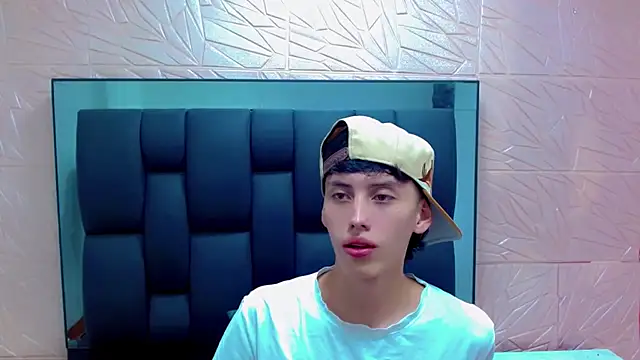 thaigo twink38 online show from February 4, 2026, 7:14 am