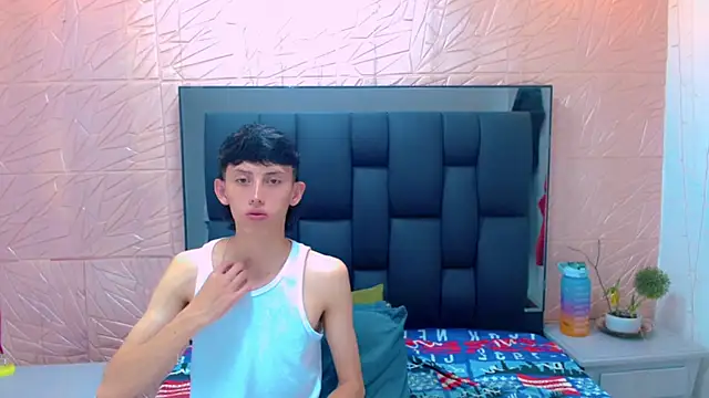 thaigo twink38 online show from October 21, 2025, 5:18 am