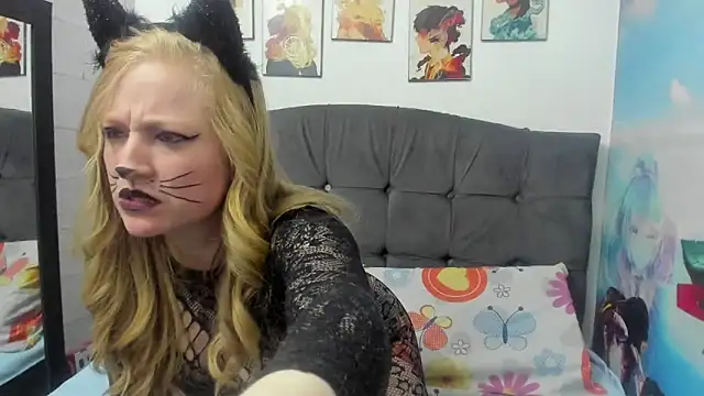 Snapshot of AliceCat_01 chatting on October 31, 2025, 10:16 pm AliceCat 01 online show from October 31, 2025, 10:16 pm