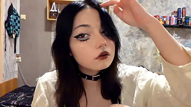 Beeping Creature online show from November 6, 2025, 4:44 pm