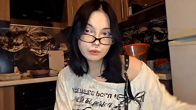 Snapshot of Beeping_Creature chatting on February 11, 2026, 4:51 pm Beeping Creature online show from February 11, 2026, 4:51 pm