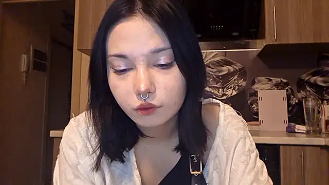 Snapshot of Beeping_Creature chatting on January 18, 2026, 1:03 pm Beeping Creature online show from January 18, 2026, 1:03 pm