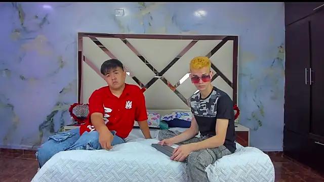 flirty boys  online show from September 27, 2025, 6:19 am