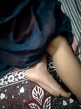 RED Queen 6 online show from October 3, 2025, 5:53 am