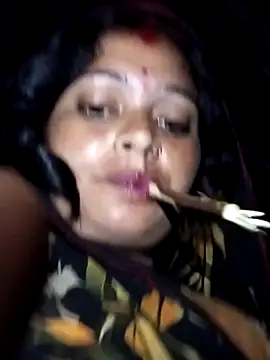 Snapshot of Na_shreya chatting on October 22, 2025, 12:21 am Na shreya online show from October 22, 2025, 12:21 am