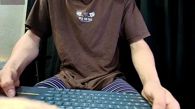 ZackMaye online show from October 2, 2025, 3:32 am