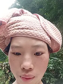 Snapshot of Khanhu_xx chatting on January 17, 2026, 3:32 am Khanhu xx online show from January 17, 2026, 3:32 am