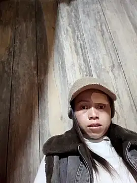 Tuyet xx online show from December 16, 2025, 11:31 pm