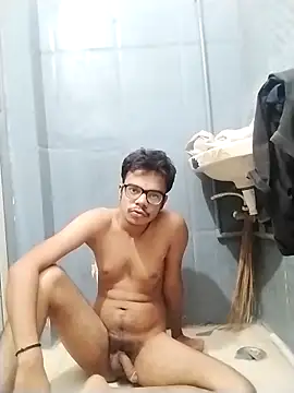 Snapshot of sexybobby13 chatting on November 8, 2025, 9:02 am sexybobby13 online show from November 8, 2025, 9:02 am