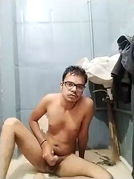 Snapshot of sexybobby13 chatting on October 11, 2025, 8:48 am sexybobby13 online show from October 11, 2025, 8:48 am