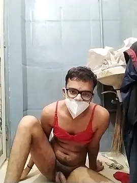 Snapshot of sexybobby13 chatting on September 29, 2025, 9:49 am sexybobby13 online show from September 29, 2025, 9:49 am