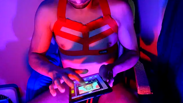 Snapshot of highinhtxx chatting on November 4, 2025, 9:18 pm highinhtxx online show from November 4, 2025, 9:18 pm