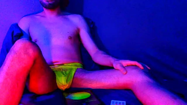 Snapshot of highinhtxx chatting on October 24, 2025, 12:20 am highinhtxx online show from October 24, 2025, 12:20 am