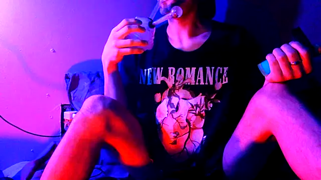 Snapshot of highinhtxx chatting on October 25, 2025, 10:10 pm highinhtxx online show from October 25, 2025, 10:10 pm