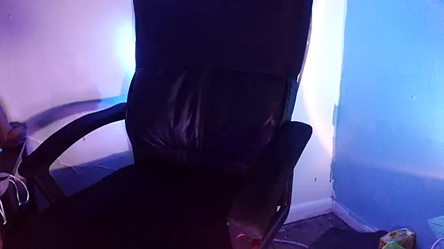 highinhtxx online show from March 29, 2026, 5:53 am