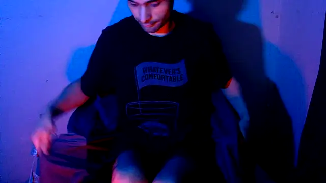 Snapshot of highinhtxx chatting on November 10, 2025, 5:34 am highinhtxx online show from November 10, 2025, 5:34 am