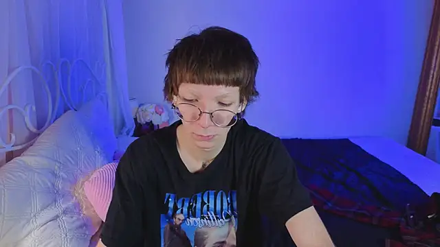 Snapshot of TommieHi chatting on October 2, 2025, 12:08 pm TommieHi online show from October 2, 2025, 12:08 pm