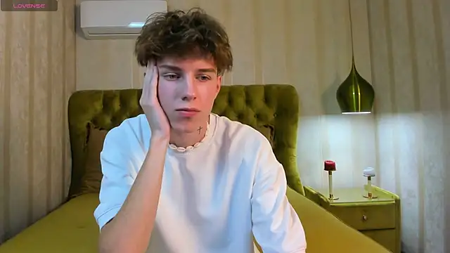 Kai Morgan online show from September 28, 2025, 1:51 pm