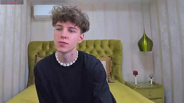 Kai Morgan online show from September 30, 2025, 12:44 pm