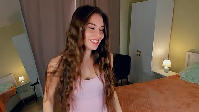 MinaRuzzo online show from October 3, 2025, 4:14 am