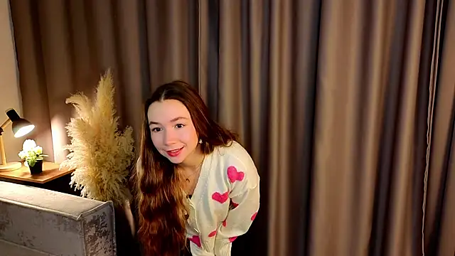 ReneeMartin  online show from September 28, 2025, 7:04 am