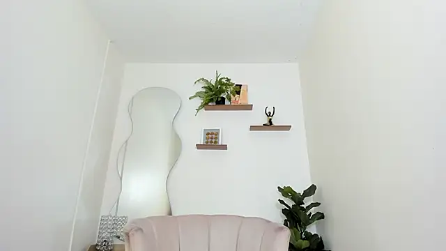 Snapshot of Amary_turner chatting on October 24, 2025, 12:48 pm Amary turner online show from October 24, 2025, 12:48 pm