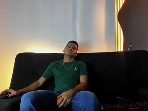 Jaybrown  1 online show from November 13, 2025, 3:43 am