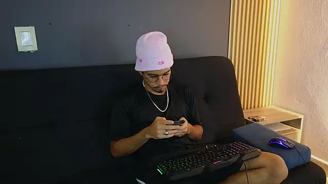 Jaybrown  1 online show from October 17, 2025, 3:21 am