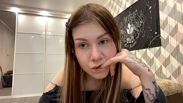 Snapshot of RebelKitsune chatting on October 31, 2025, 5:15 am RebelKitsune online show from October 31, 2025, 5:15 am