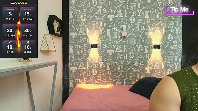 Snapshot of Adonis_Walker chatting on October 24, 2025, 6:29 pm Adonis Walker online show from October 24, 2025, 6:29 pm