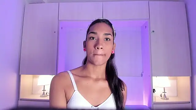 AnahiCollins online show from February 19, 2026, 11:40 am