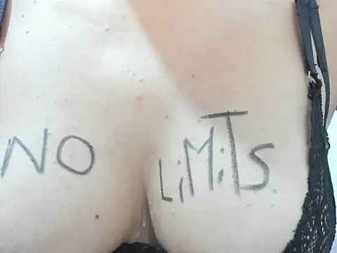 Valentinahot7 online show from December 5, 2025, 2:26 pm