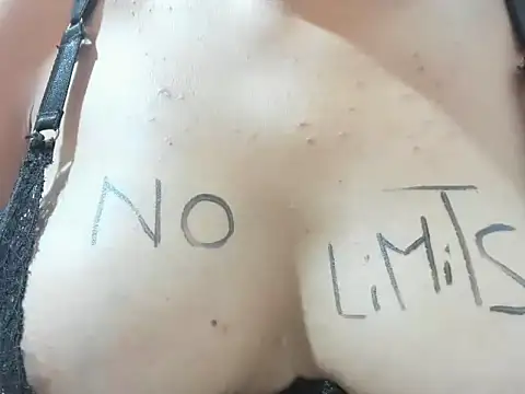 Valentinahot7 online show from February 25, 2026, 1:00 pm