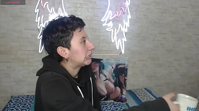 Gaby and Mei online show from November 5, 2025, 3:42 am