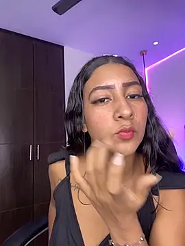 Snapshot of ScarletDesire_ chatting on October 16, 2025, 7:44 pm ScarletDesire online show from October 16, 2025, 7:44 pm